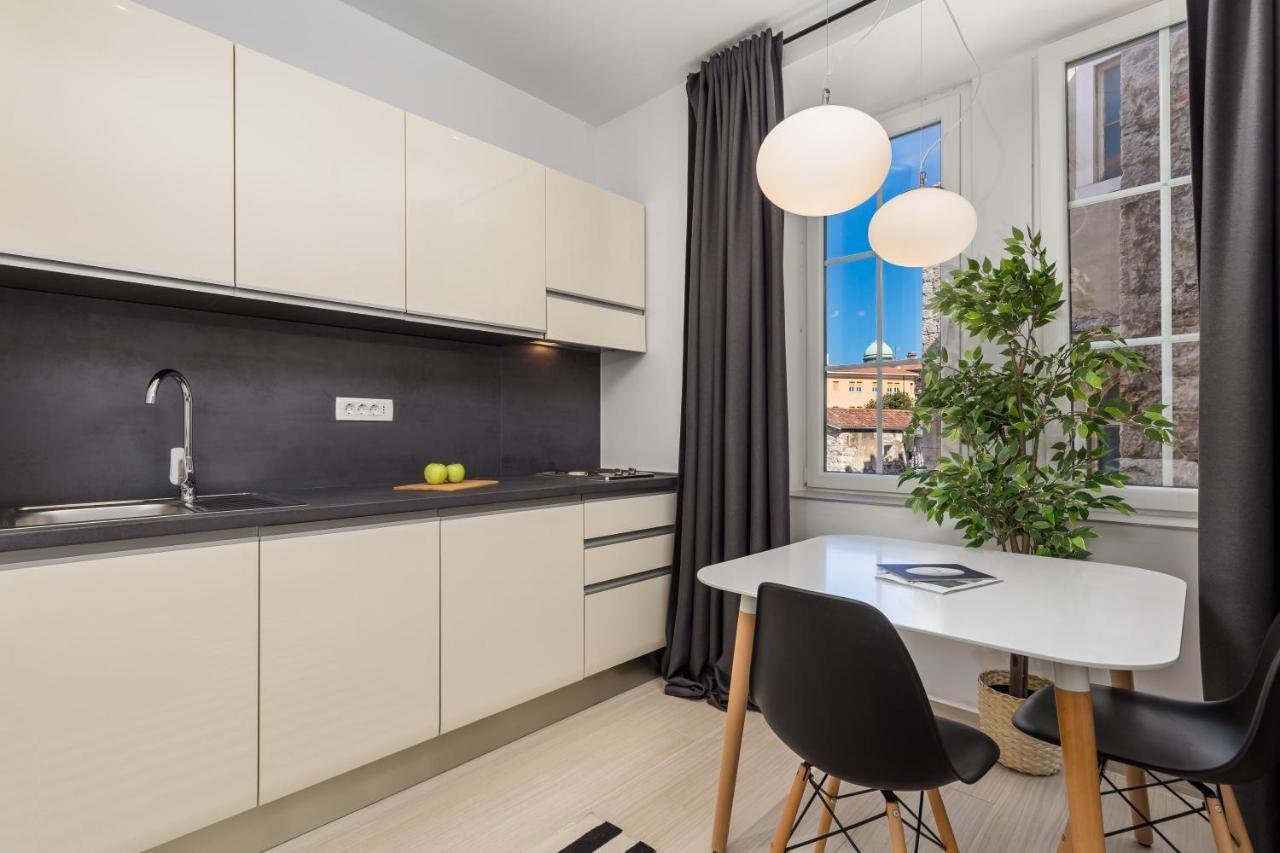 Apartments Harbour View Rijeka Exterior photo
