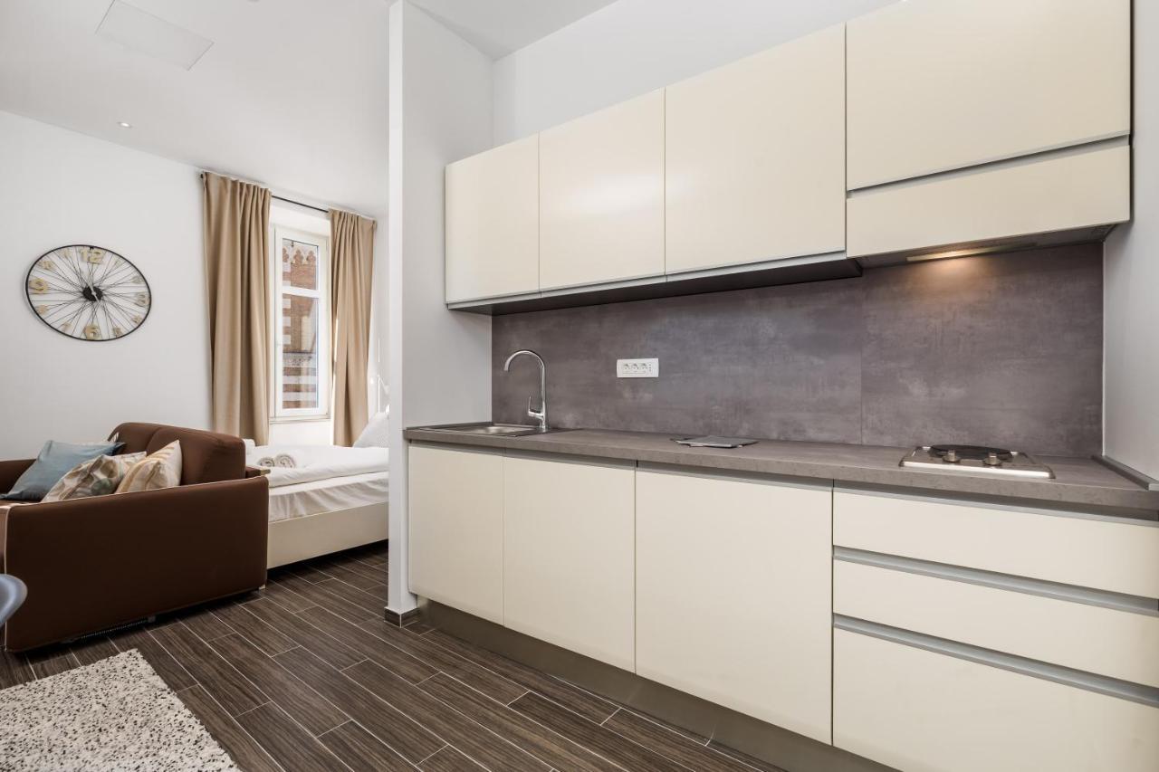 Apartments Harbour View Rijeka Exterior photo