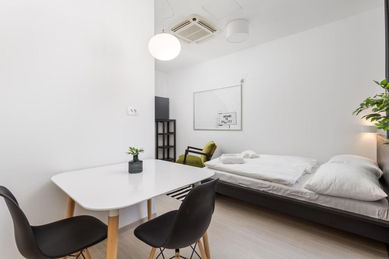 Apartments Harbour View Rijeka Exterior photo